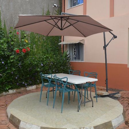 Appartement Vegas House à Yaoundé Extérieur photo