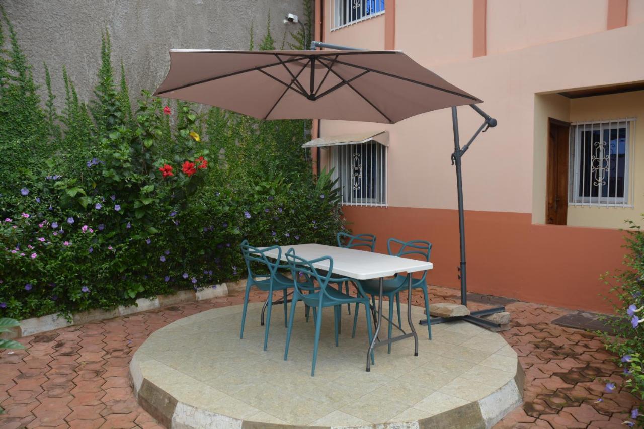 Appartement Vegas House à Yaoundé Extérieur photo